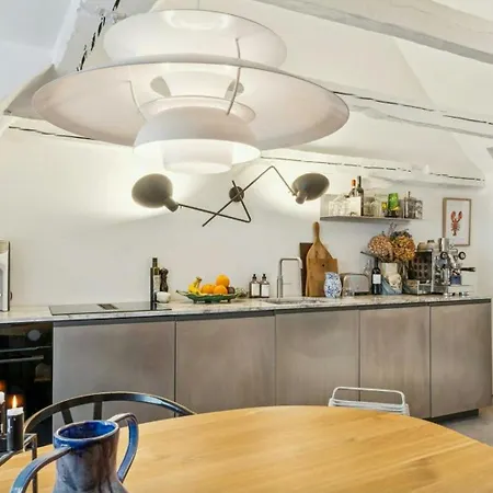 Penthouse In Copenhagen's Old Town * Kopenhaga